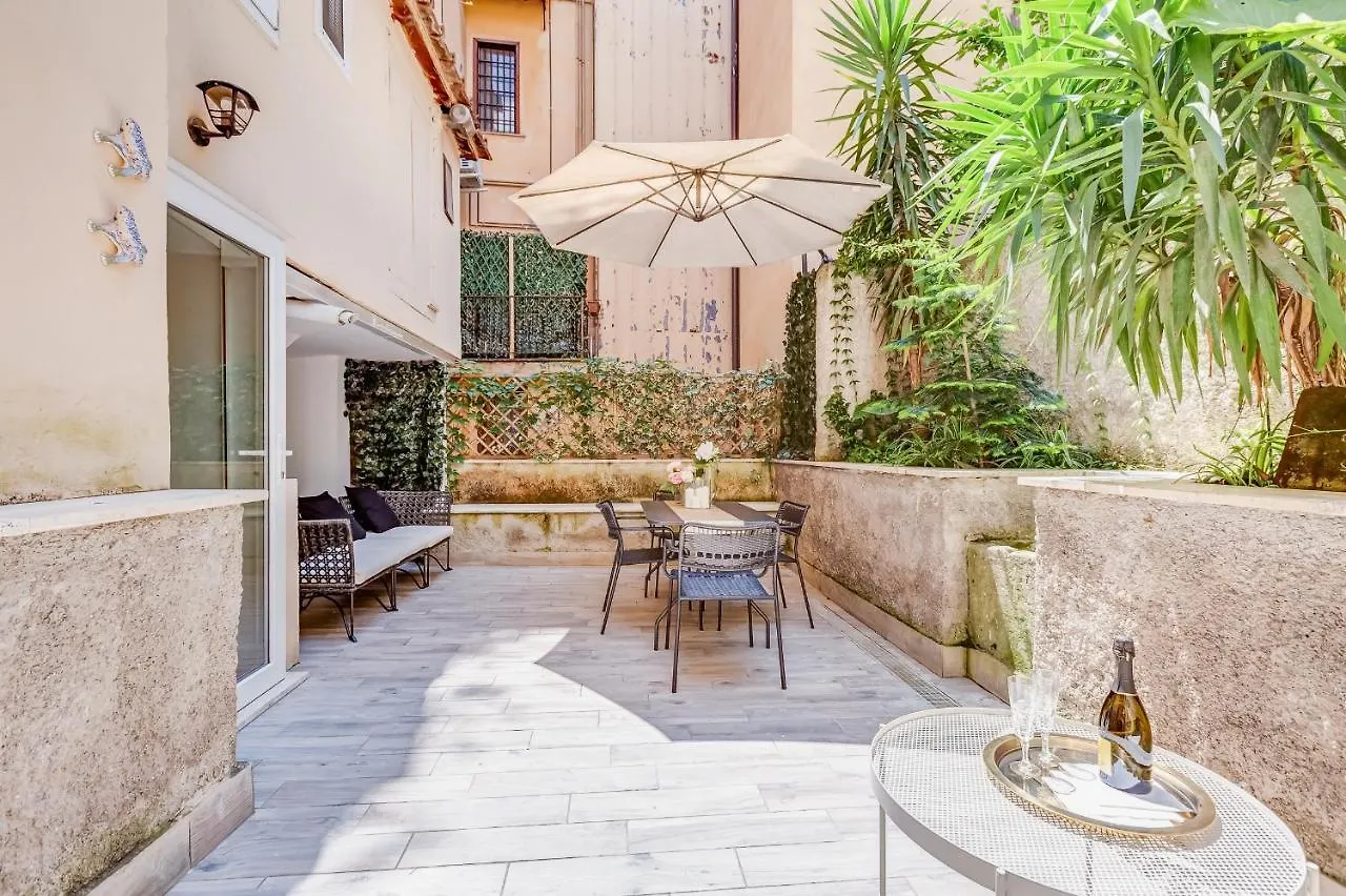 Bdc - The Secret Garden In Trevi Apartment Rome
