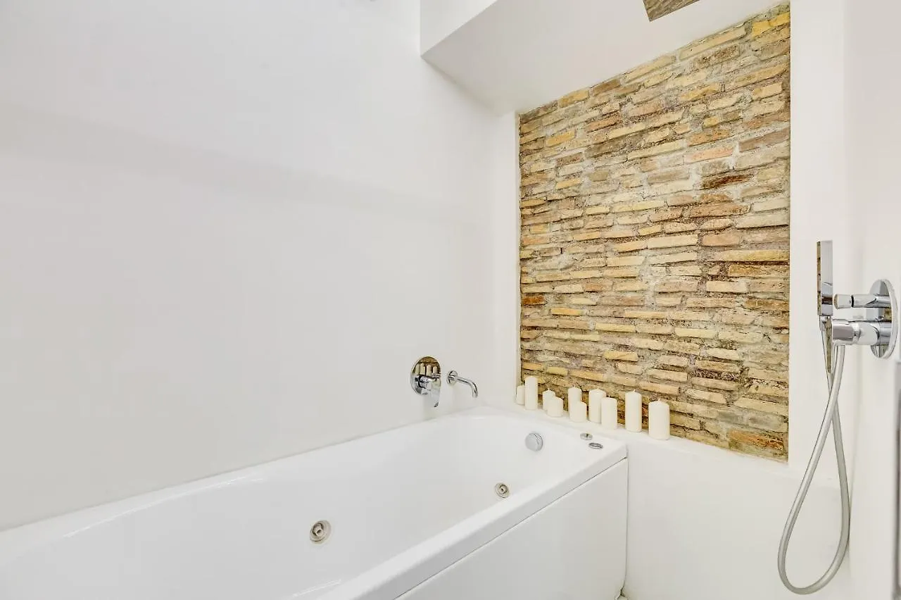 Bdc - The Secret Garden In Trevi Apartment Rome Italy