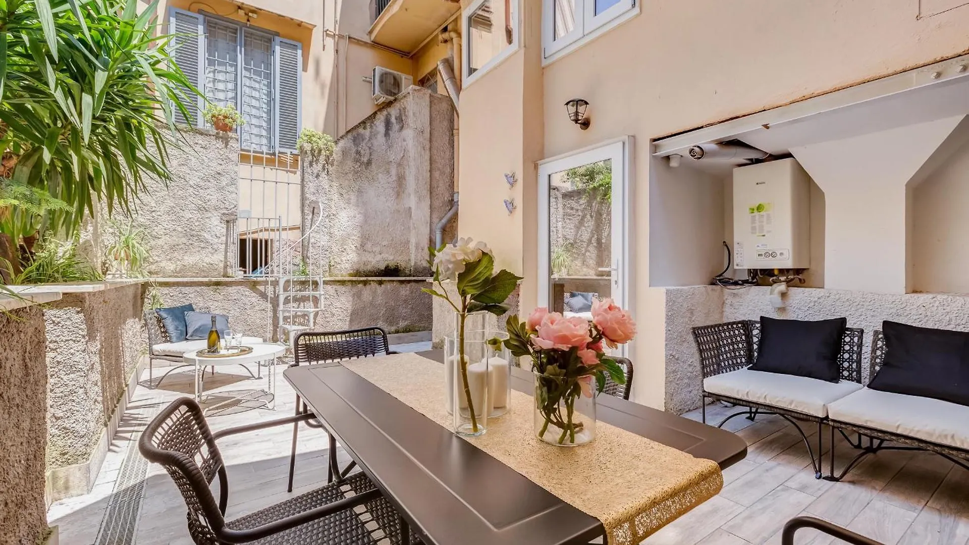 Bdc - The Secret Garden In Trevi Apartment Rome 0*,